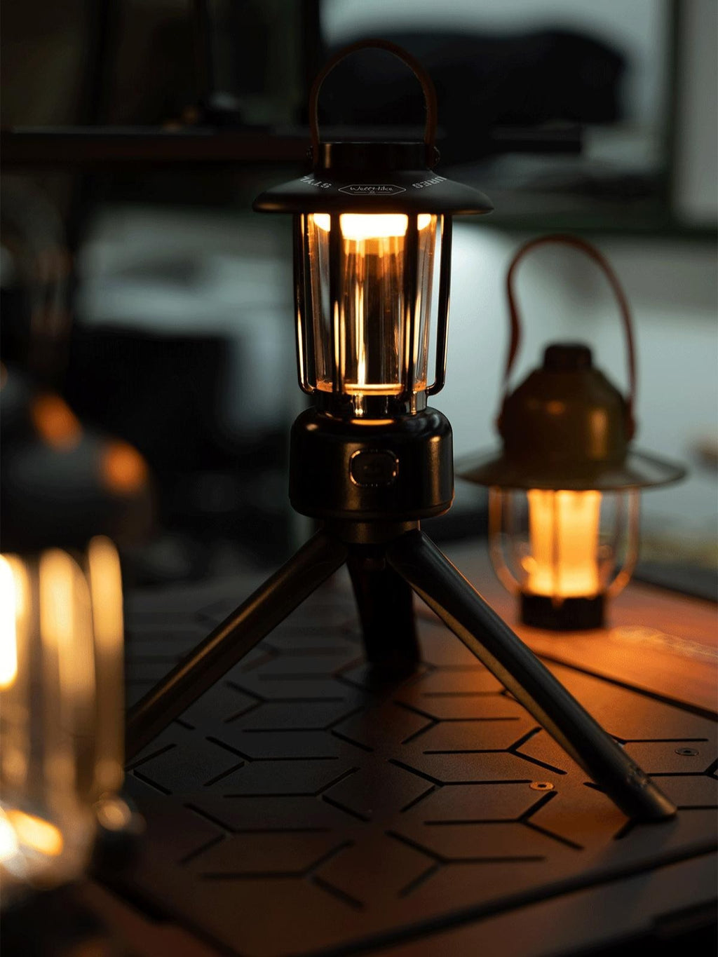 Retro Camping Lantern Warm Ambient Light USB Rechargeable Cafe Table Lamp