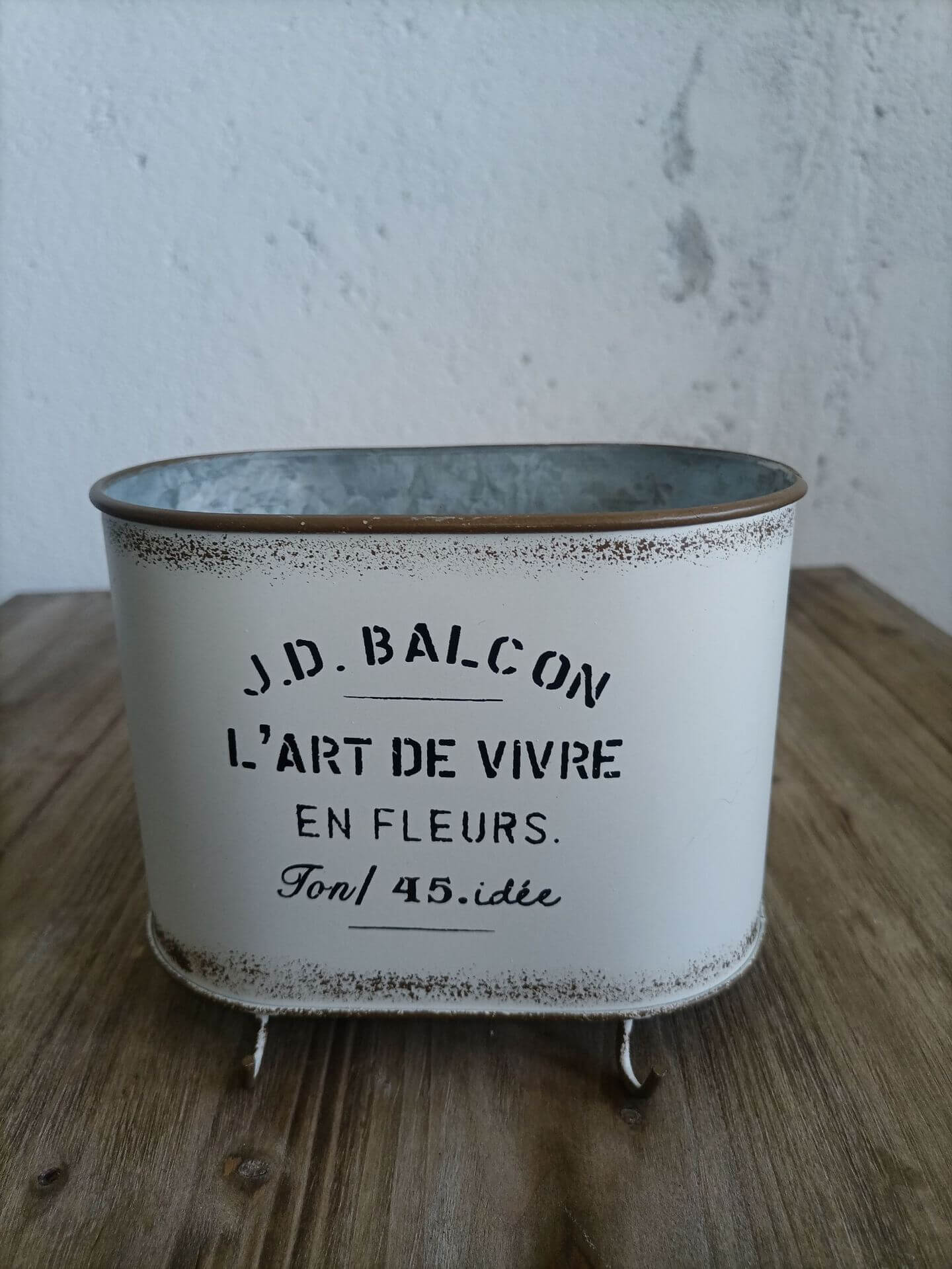 Vintage Galvanized Metal Planter Pot with Legs – Rustic Farmhouse Flower Bucket