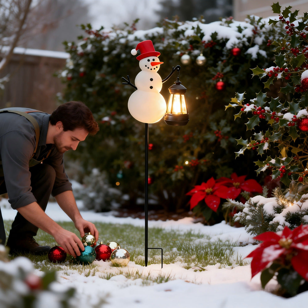Luminous Winter Friends – Flat Metal Christmas Stake with Glowing Solar Lantern (32" Tall)