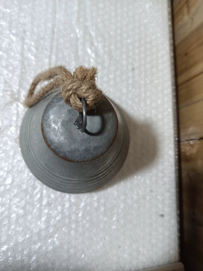 One-of-a-Kind Rustic Iron Bell – Vintage Ribbed Farmhouse Hanging Bell with Jute Rope & Gold Accents – Weathered Cabin & Porch Decor (16x18cm)