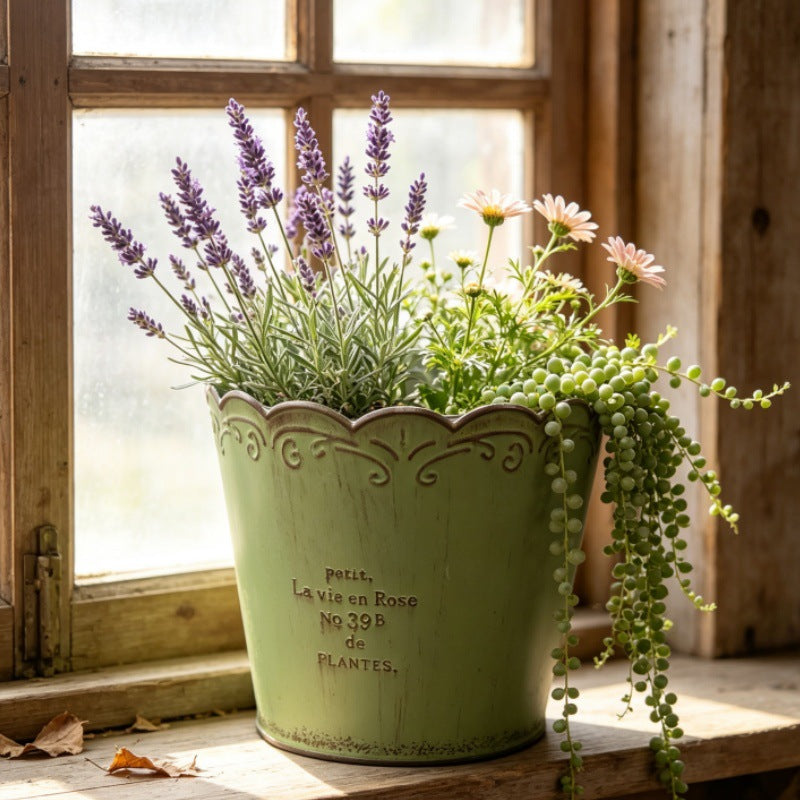 Vintage French Country Metal Planter Set – 3-Piece Rustic Scalloped Flower Pots