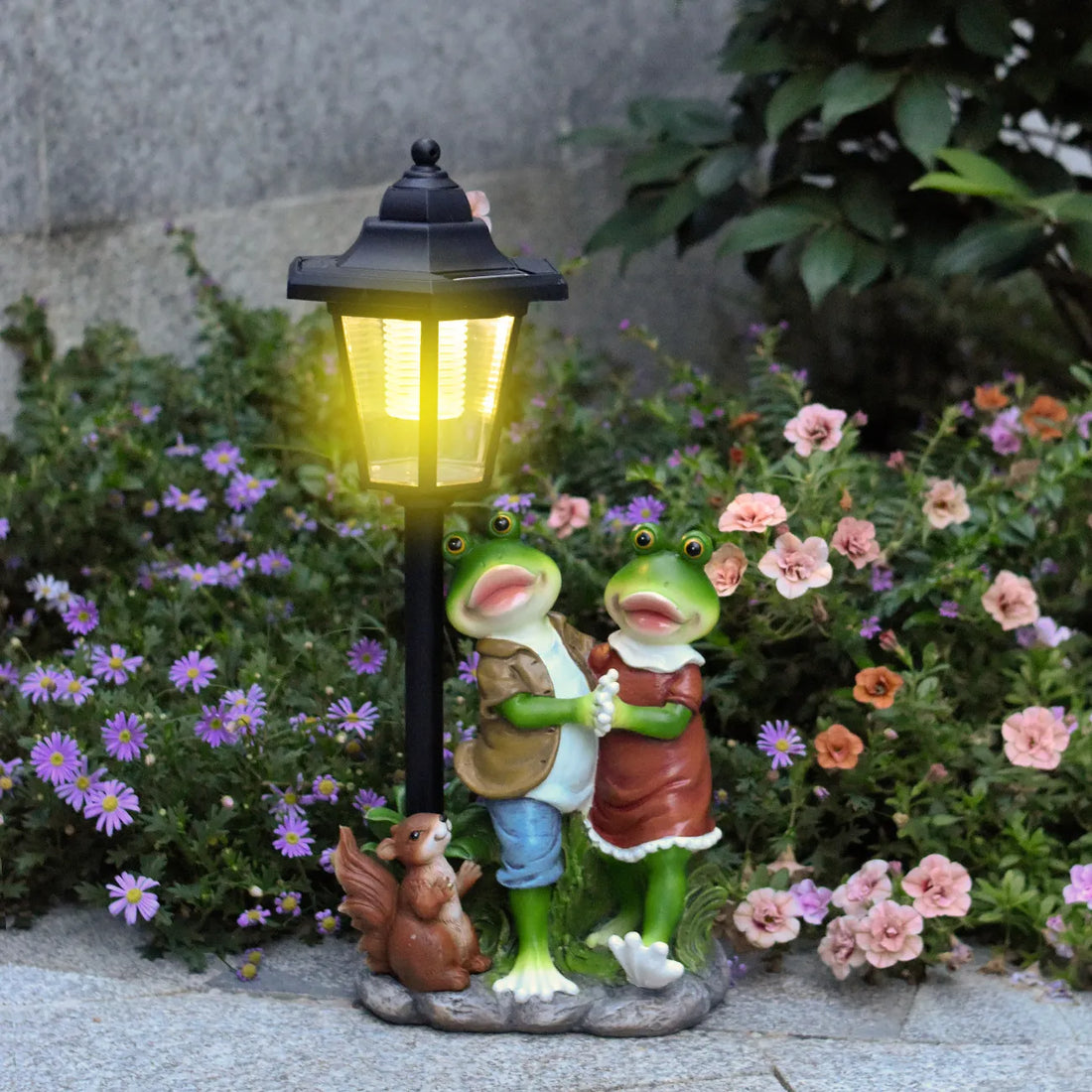 Hand-painted resin frog and turtle family garden statue with glowing LED lantern