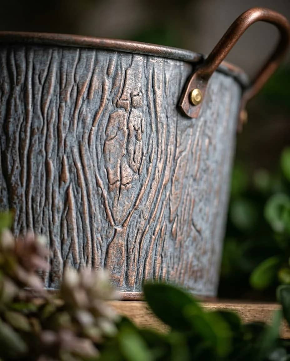 Vintage Faux Bark Iron Planter Tub – Rustic Metal Cachepot with Wood Grain Texture & Copper Handles (7.5") - The Curated Shop