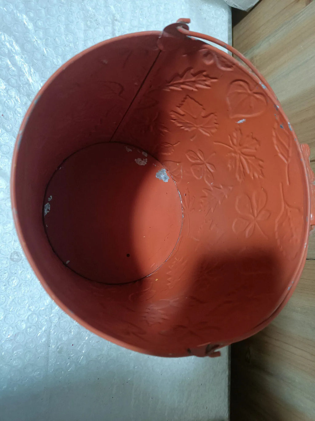 Vintage-Style Embossed Woodland Leaf Cachepot | Rustic Metal Bucket