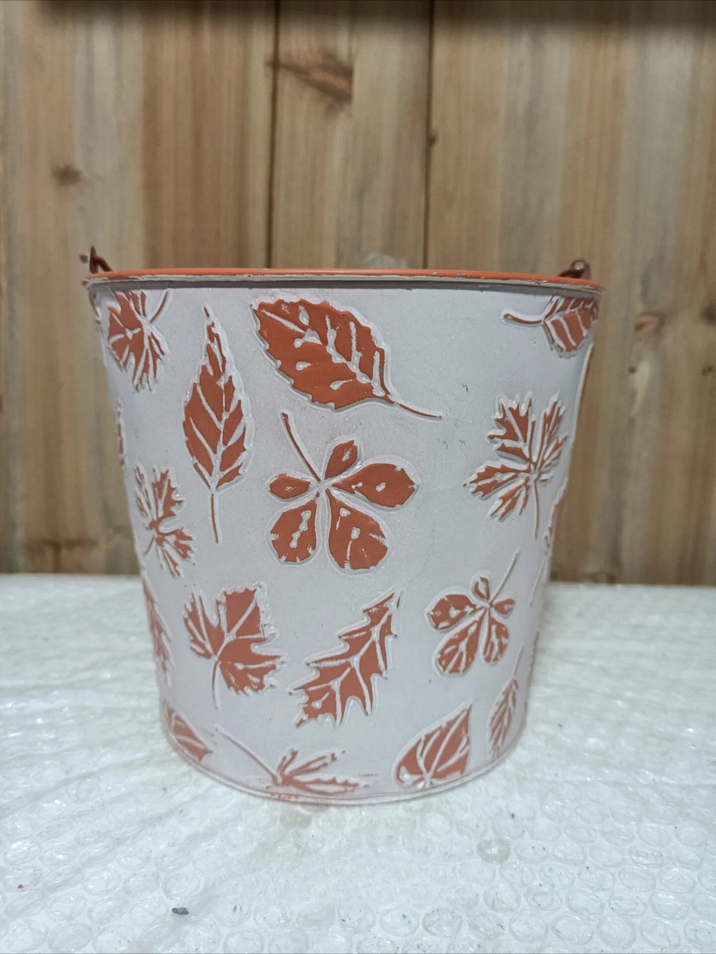 Vintage-Style Embossed Woodland Leaf Cachepot | Rustic Metal Bucket