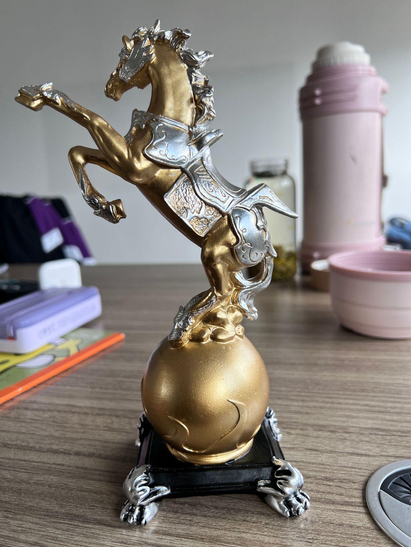 Golden Horse Resin Statue Luxury Tabletop Decor Figurine for Home & Office